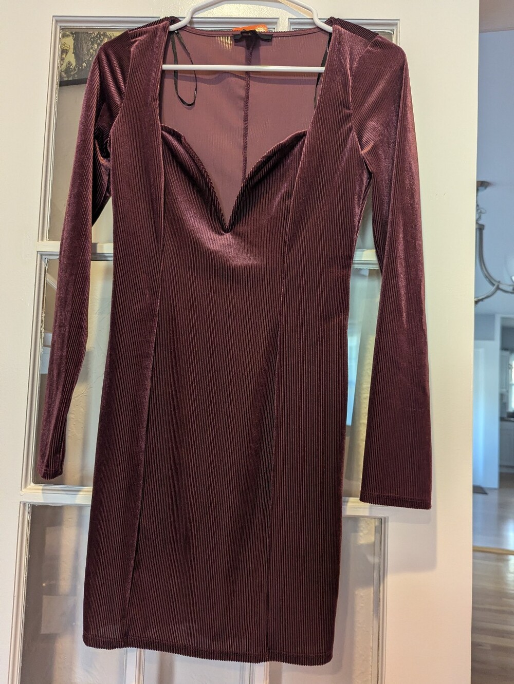 Long-Sleeve Wine Velvet Bodycon Dress